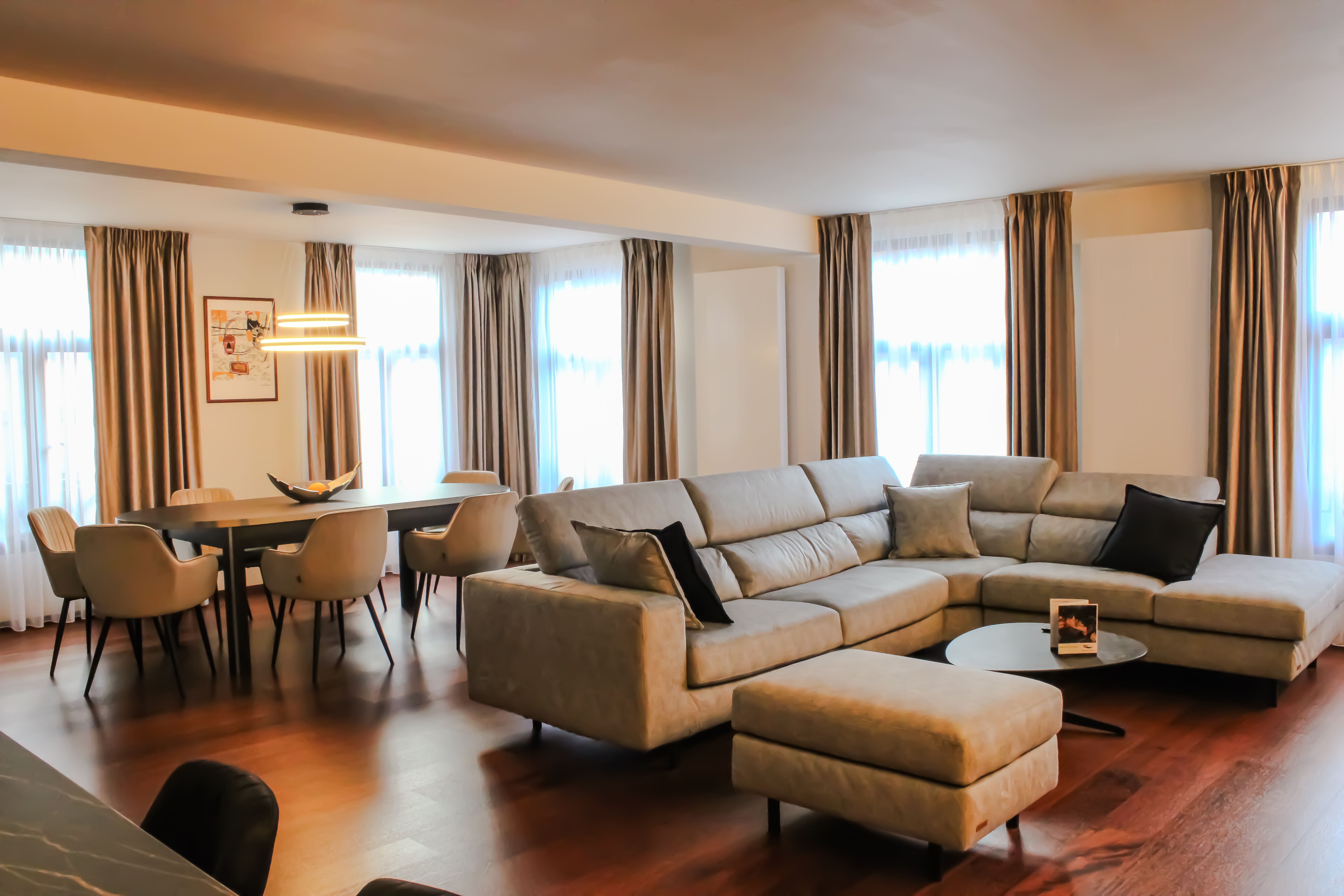 ruimte en indeling – Suite Van Dyck, Botanique Suites Antwerpen
