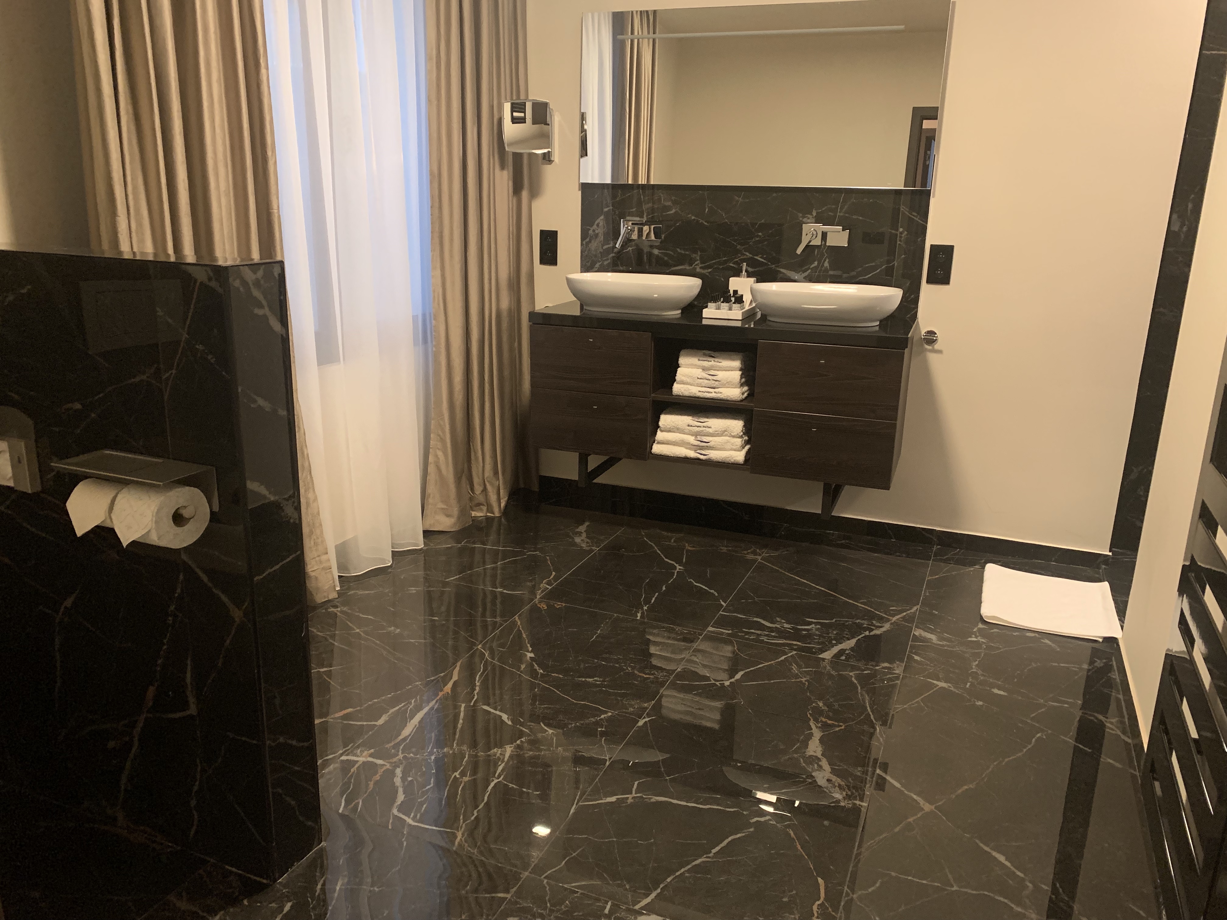 badkamer – Suite Van Dyck, Botanique Suites Antwerpen