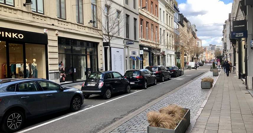 Schuttershofstraat, high-end shopping street in Antwerp